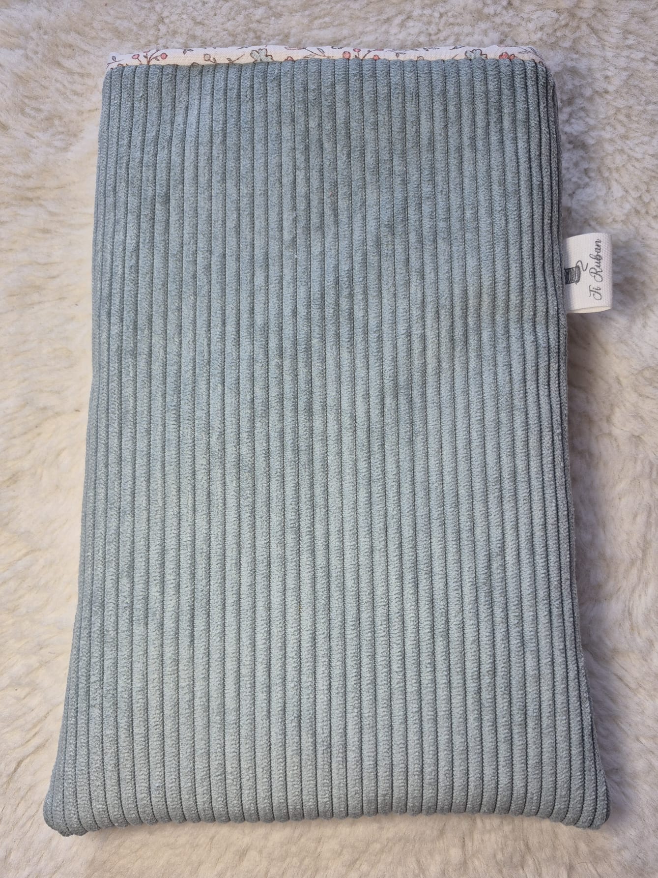 Pochette à livre en velours cotelé